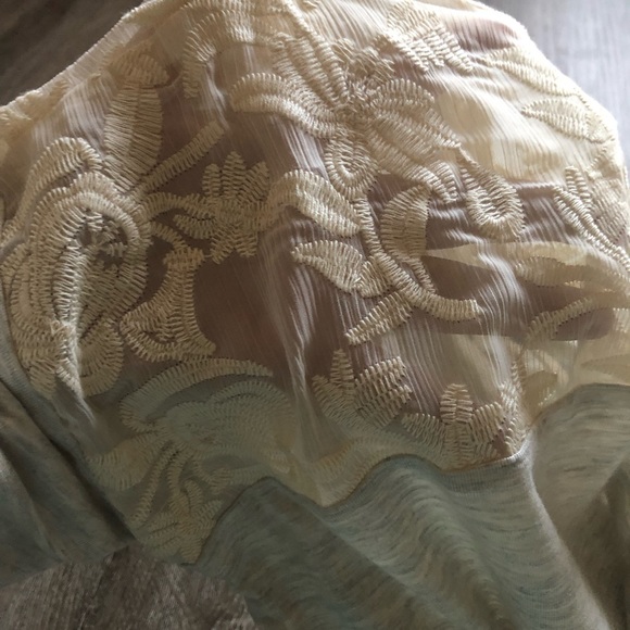 Dolan t-shirt oversized gray lace shoulder top M - Picture 5 of 6